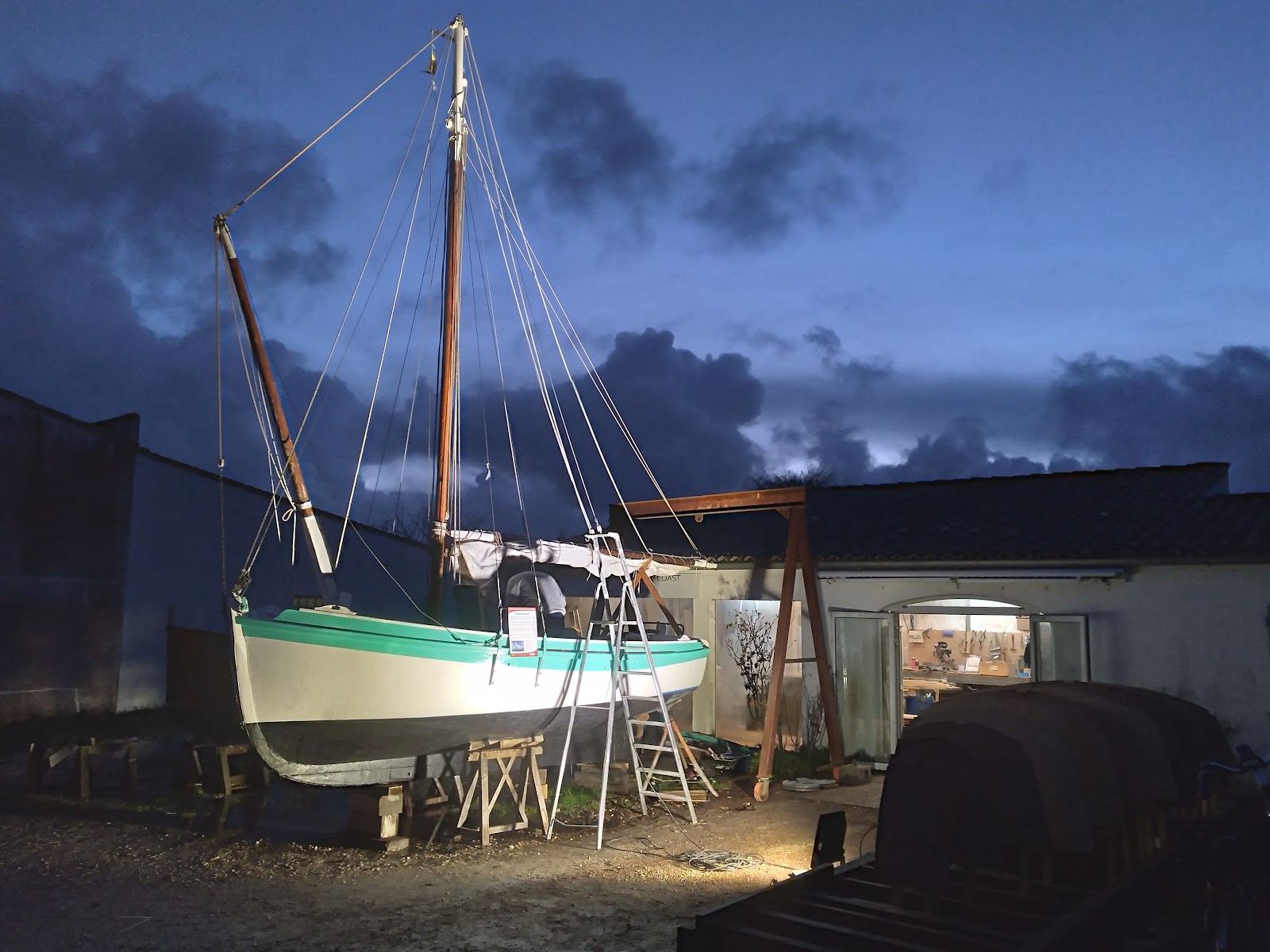 Charpente navale traditionnelle au Chantier Naval Charpente-Coast