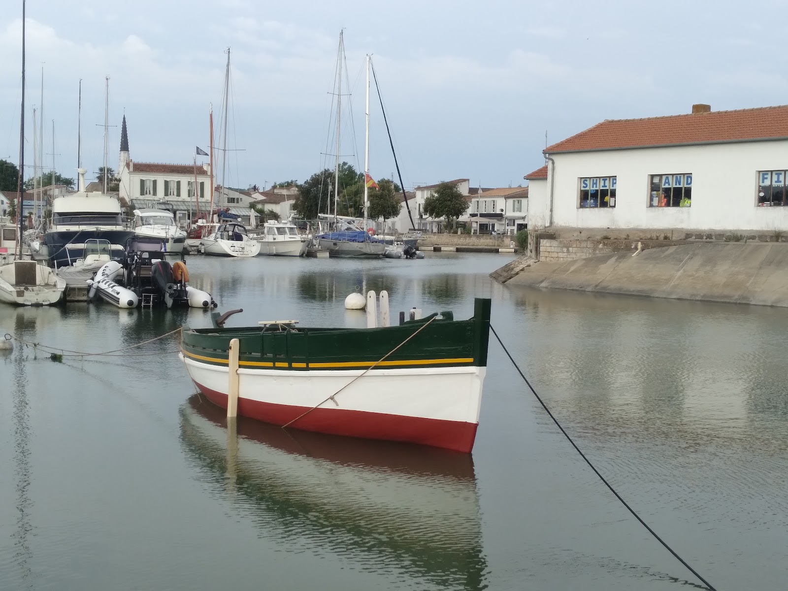 Bateau de pêche traditionnel